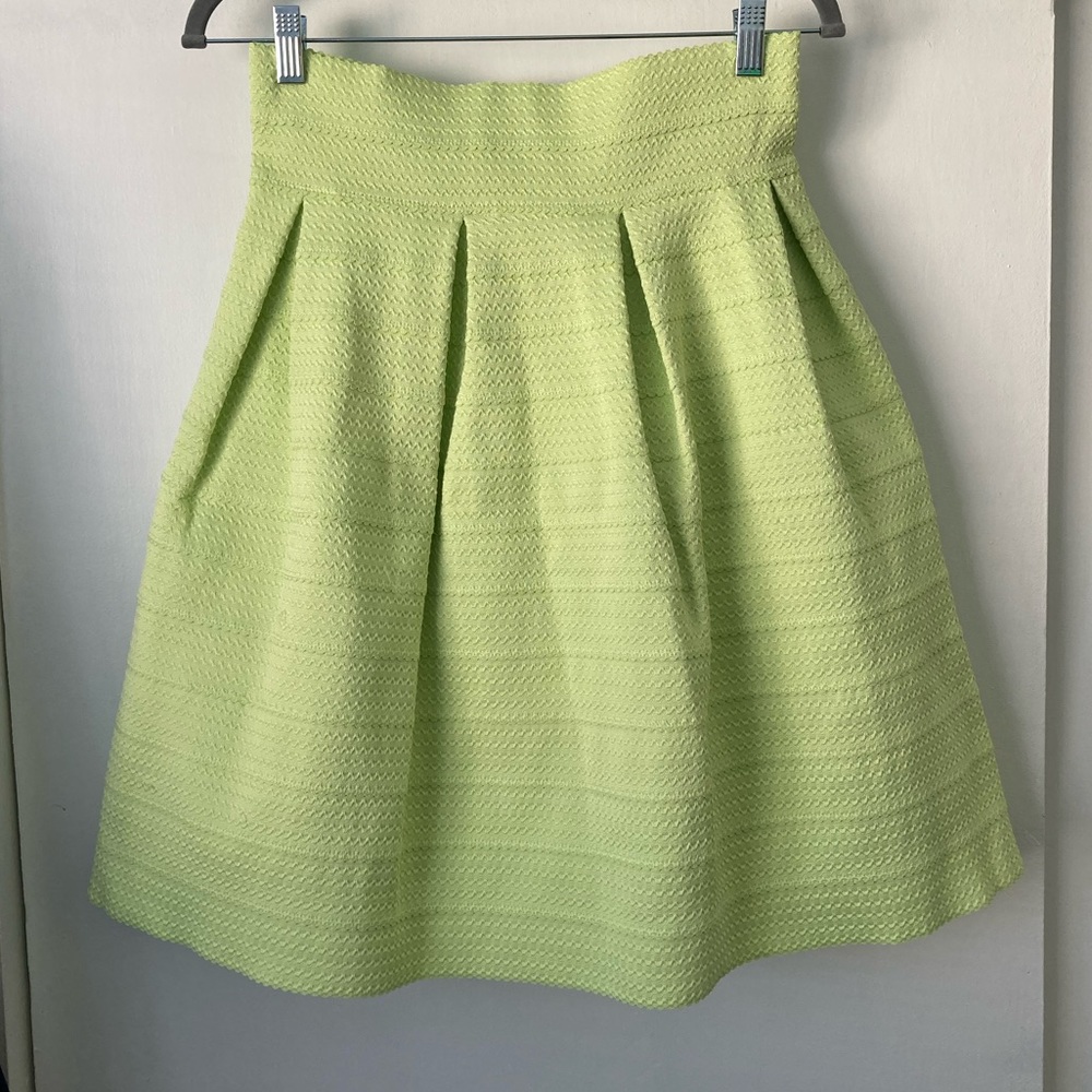NY&C Lime Green Statement Pleated Skirt Size: S
